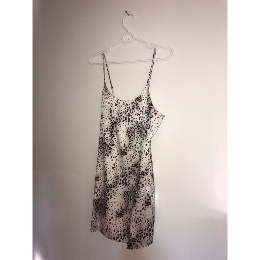 Like new Alice & Olivia silk leopard print dress